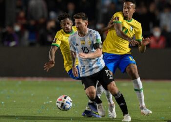 ARGENTINA HELD BRAZIL TO A DRAW TO GAIN QUALIFICATION TO THE FIFA CUP