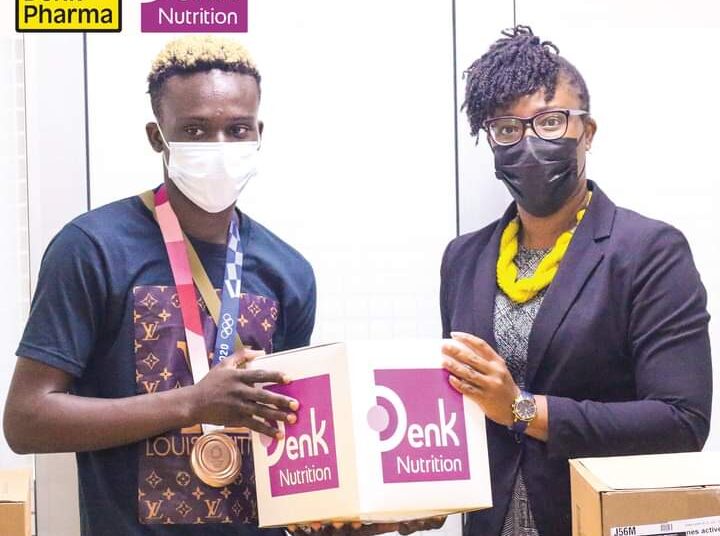 SAMUEL ‘RING WARRIOR’ TAKYI AND HIS TEAMMATES RECIEVE SUPPLIES FROM DENK GROUP