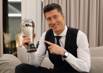 ROBERT LEWANDOWSKI CROWNED WINNER AT THE FIFA BEST PLAYER AWARDS