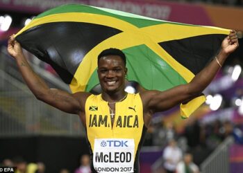 OMAR MCLEOD OPENS HIS SEASON WITH A WIN IN THE HURRICANE ALUMINI INVITATIONAL