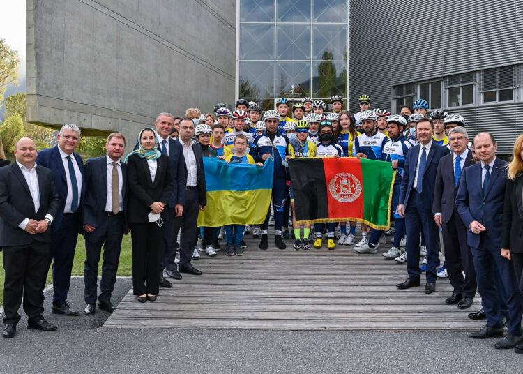STRENGTHENED SUPPORT FOR OLYMPIC COMMUNITY AGREED AS IOC PRESIDENT AND UKRAINIAN SPORTS MINISTER VISIT UKRAINIAN ATHLETES