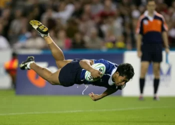 RUGBY GOES TO COVENTRY STADIUM WITH A CROWD READY TO CHEER