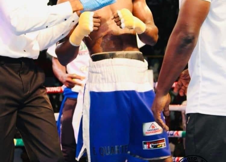 Bronx’s Emmanuel Quartey get applause from referee and officials after defeating Jerry Lartey of GAF